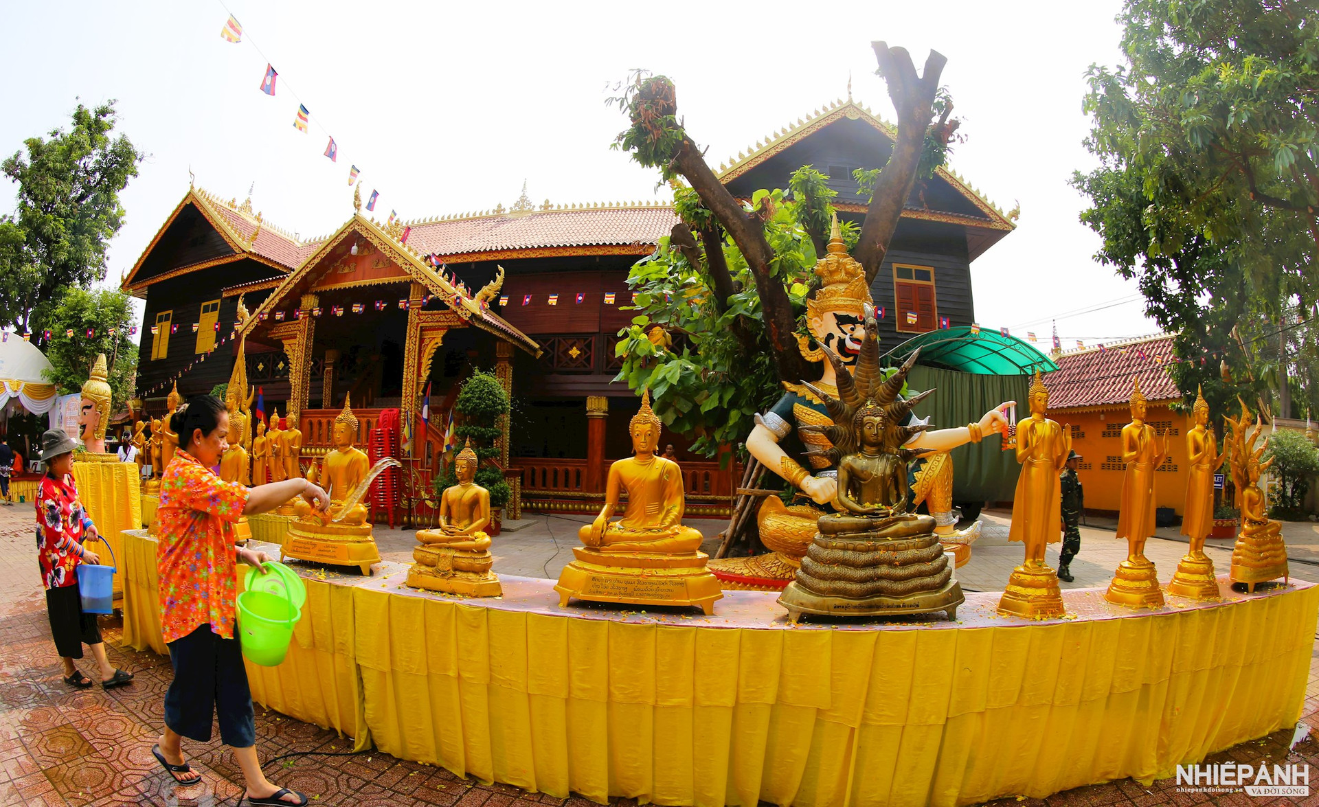 W_14.tam-phat-o-thu-do-vieng-chan.jpg