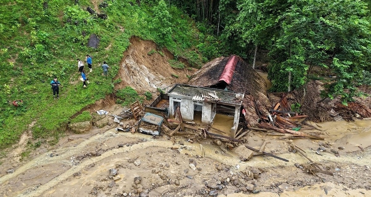 Vingroup organiza una serie de actividades de voluntariado para unir esfuerzos en la reconstrucción tras tormentas e inundaciones