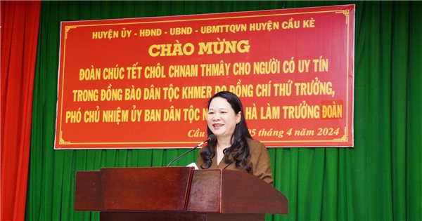 Thứ trưởng, Phó Chủ nhiệm Nông Thị Hà thăm chúc tết Chôl Chnăm Thmây tại huyện Cầu Kè (Trà Vinh)