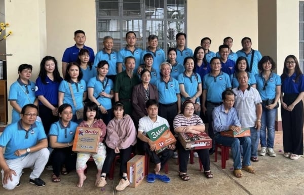 Le syndicat des douanes de Ho Chi Minh-Ville organise le programme « Voyage du cœur »