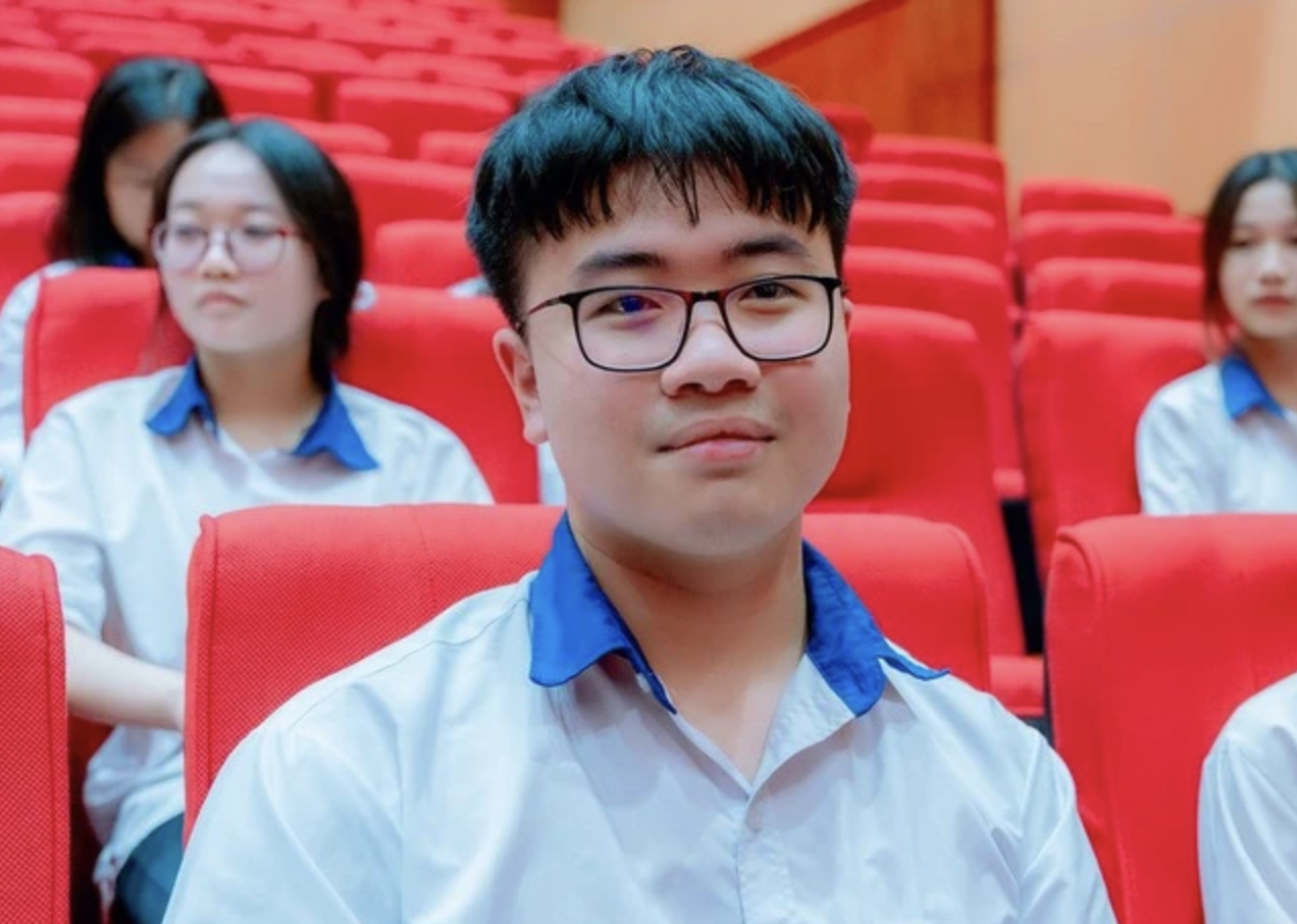 The boy 'immersed' in lines of code won first prize in the national excellent student contest