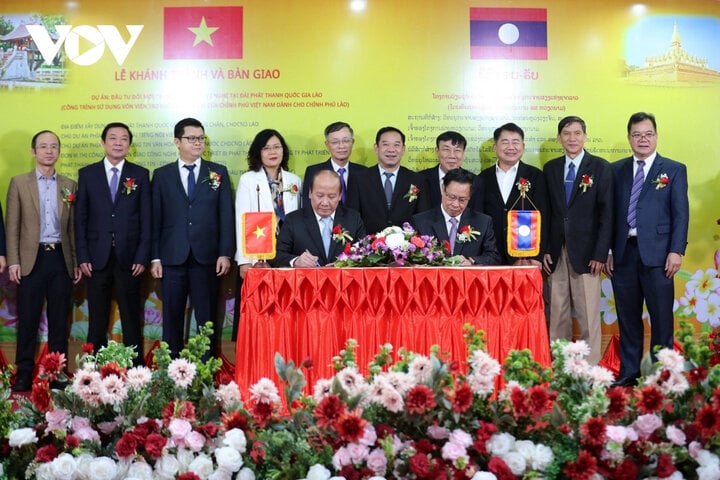 Lao leaders hope VOV will continue to support the development of the radio sector - 7