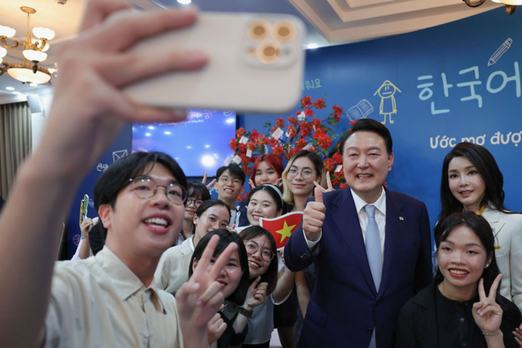 El Presidente de Corea del Sur elogió una vez al alumno destacado de una escuela de idiomas extranjeros