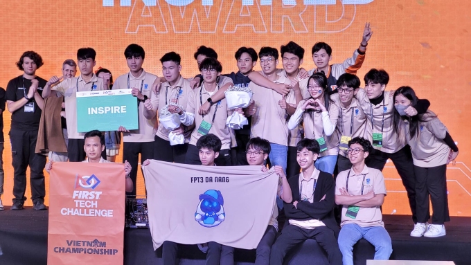 FPT3DN.Robotown 팀원인 FPT 다낭 고등학교는 2024년 4월 미국에서 개최되는 FIRST Champion에 참가하기 위해 FTC 베트남을 대표하게 됩니다. 사진: FPT 대학교