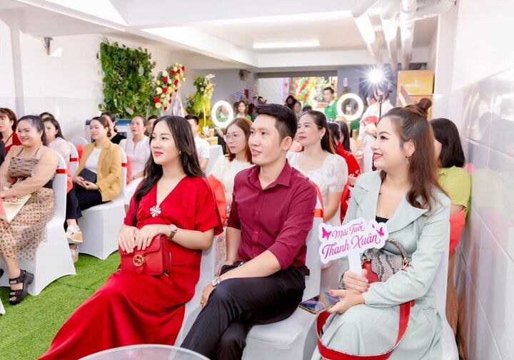 La presidenta Rita Phuong abre la oficina del Grupo Thien Nhien Viet - 4