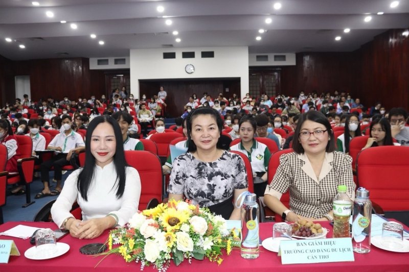 Sở LĐ-TB&XH TP.Cần Thơ đã tổ chức buổi truyền thông Bình đẳng giới, phòng, ngừa ứng phó với bạo lực trên cơ sở giới nhân ngày Phụ nữ Việt Nam 20/10.