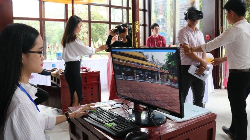 Realidad virtual (RV) y realidad aumentada (RA) en la conservación de los monumentos de Hue