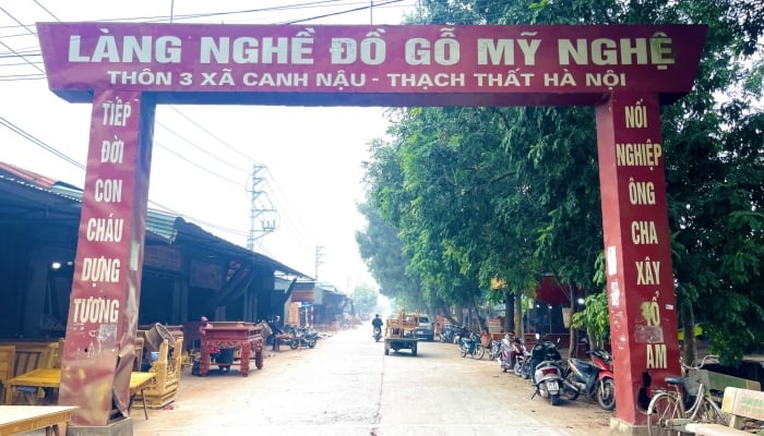 L'exposition des produits de menuiserie du village de Canh Nau a lieu le 2 mars 2024