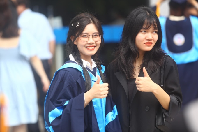 Students of National Economics University on graduation day. Photo: NEU