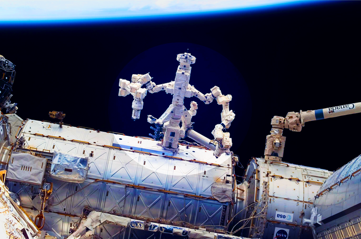 La nave de carga Cygnus transportará robots quirúrgicos en miniatura que podrán controlarse desde la Tierra para experimentar con cirugías simuladas en el espacio. (Ilustración: Wikipedia)