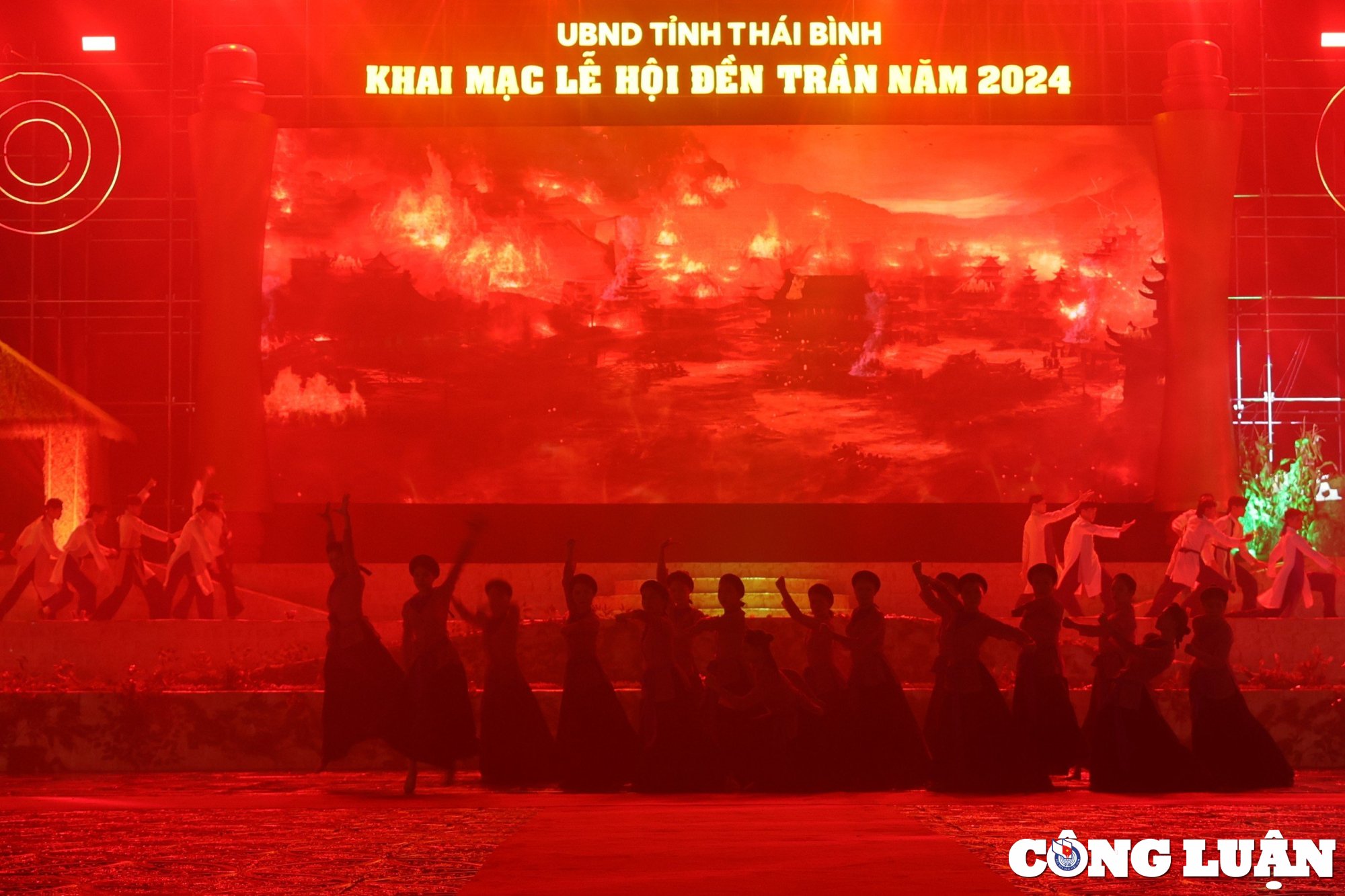 dac sac chuong trinh khai mac le hoi den tran tinh thai binh hinh 2