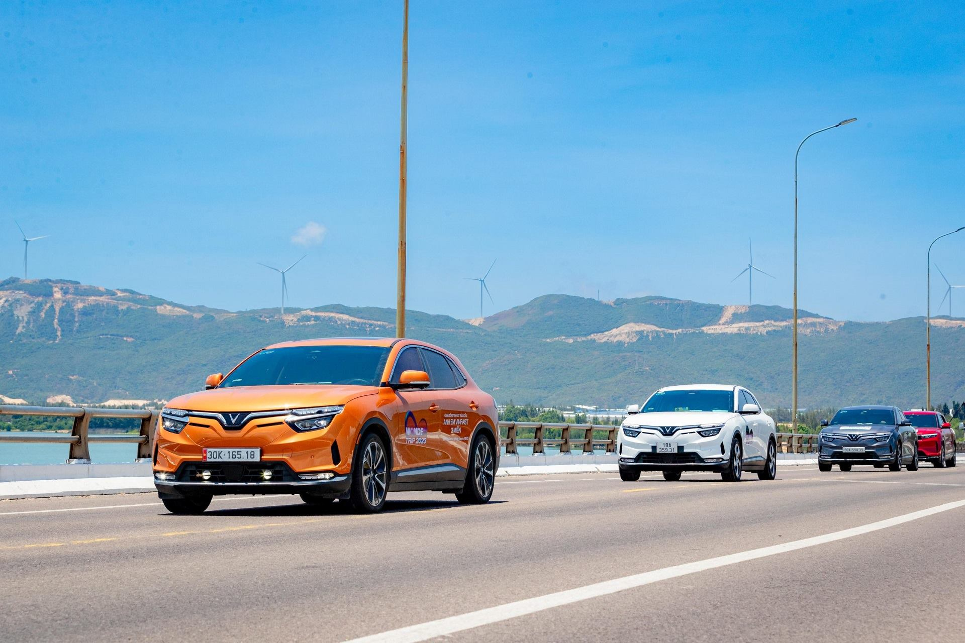 Duc Ket, utilisateur de voiture électrique Vinfast, conduit une voiture électrique avec un seul siège, sans siège, photo 1