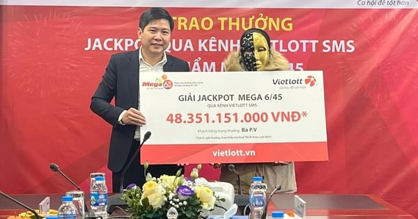 Nữ khách hàng trúng giải Jackpot hơn 48 tỉ đồng