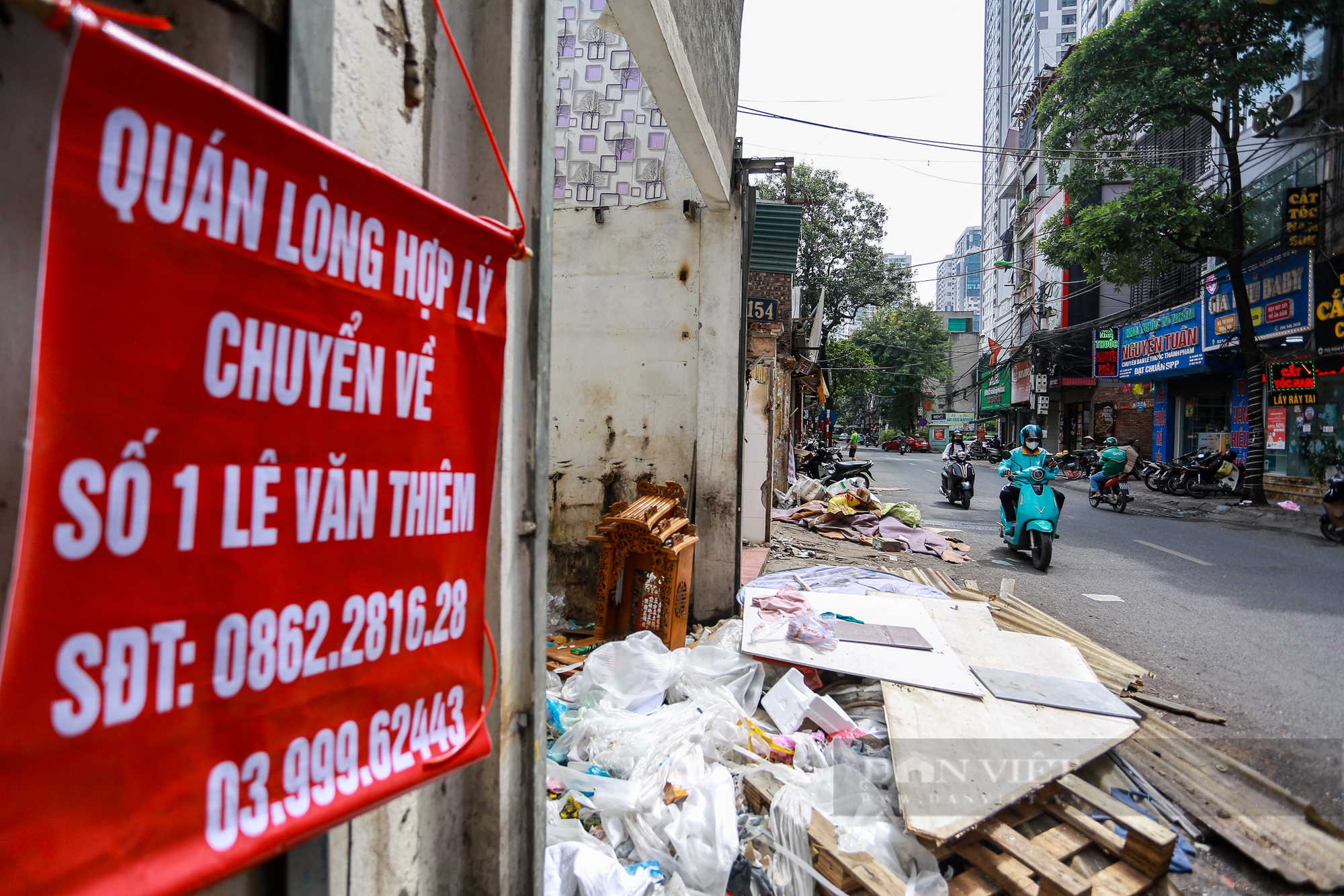 Người dân xuyên trưa tháo dỡ công trình, giao đất mở rộng đường Nguyễn Tuân, Hà Nội- Ảnh 11.