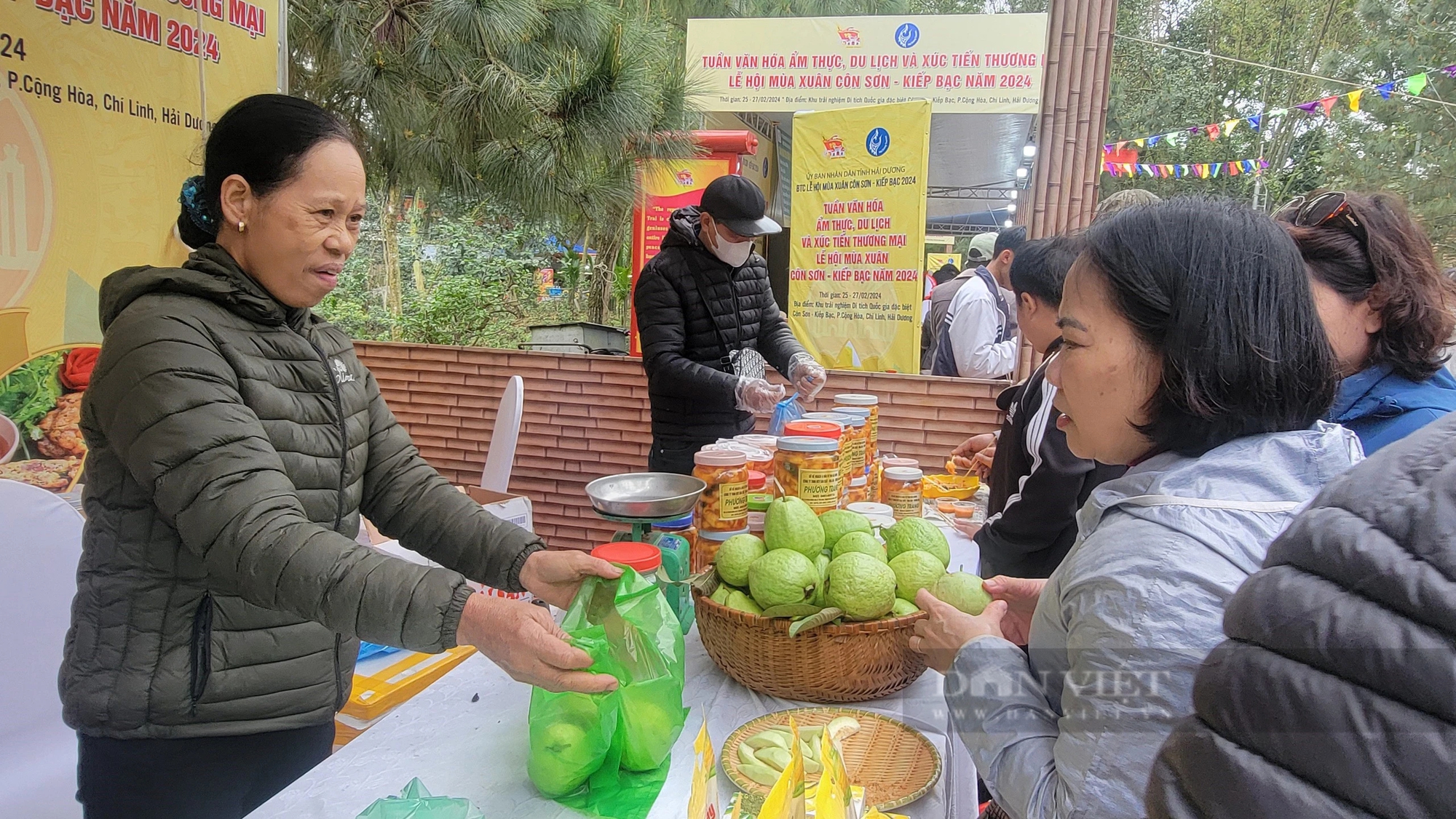 Chủ tịch Trung ương Hội Nông dân Việt Nam dự lễ khai mạc Tuần Văn hóa ẩm thực, xúc tiến thương mại tại Hải Dương- Ảnh 8.