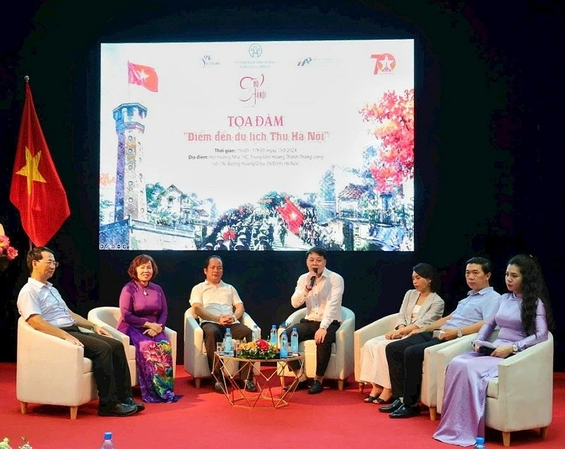 Mùa Thu Hà Nội: 'Đặc sản’ của ngành du lịch của Thủ đô