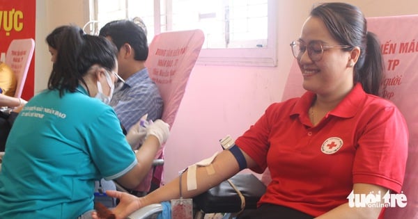 A family in Ho Chi Minh City donated blood more than 100 times to save lives.