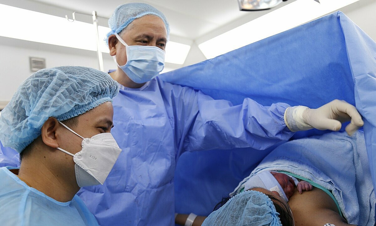 Le premier fœtus à avoir un cœur réparé naît en bonne santé