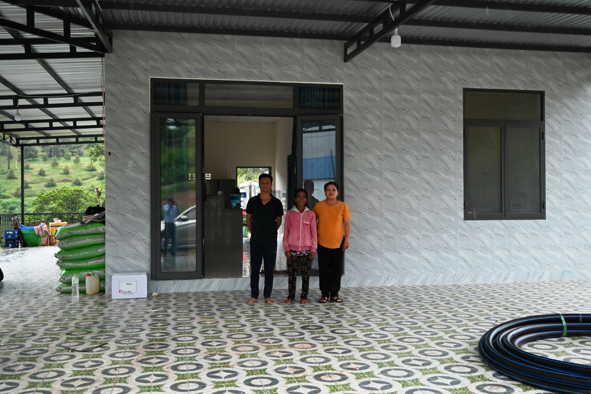 Mr. Mau Van Lap's family has built a spacious house of 80 square meters with a budget of 250 million VND.