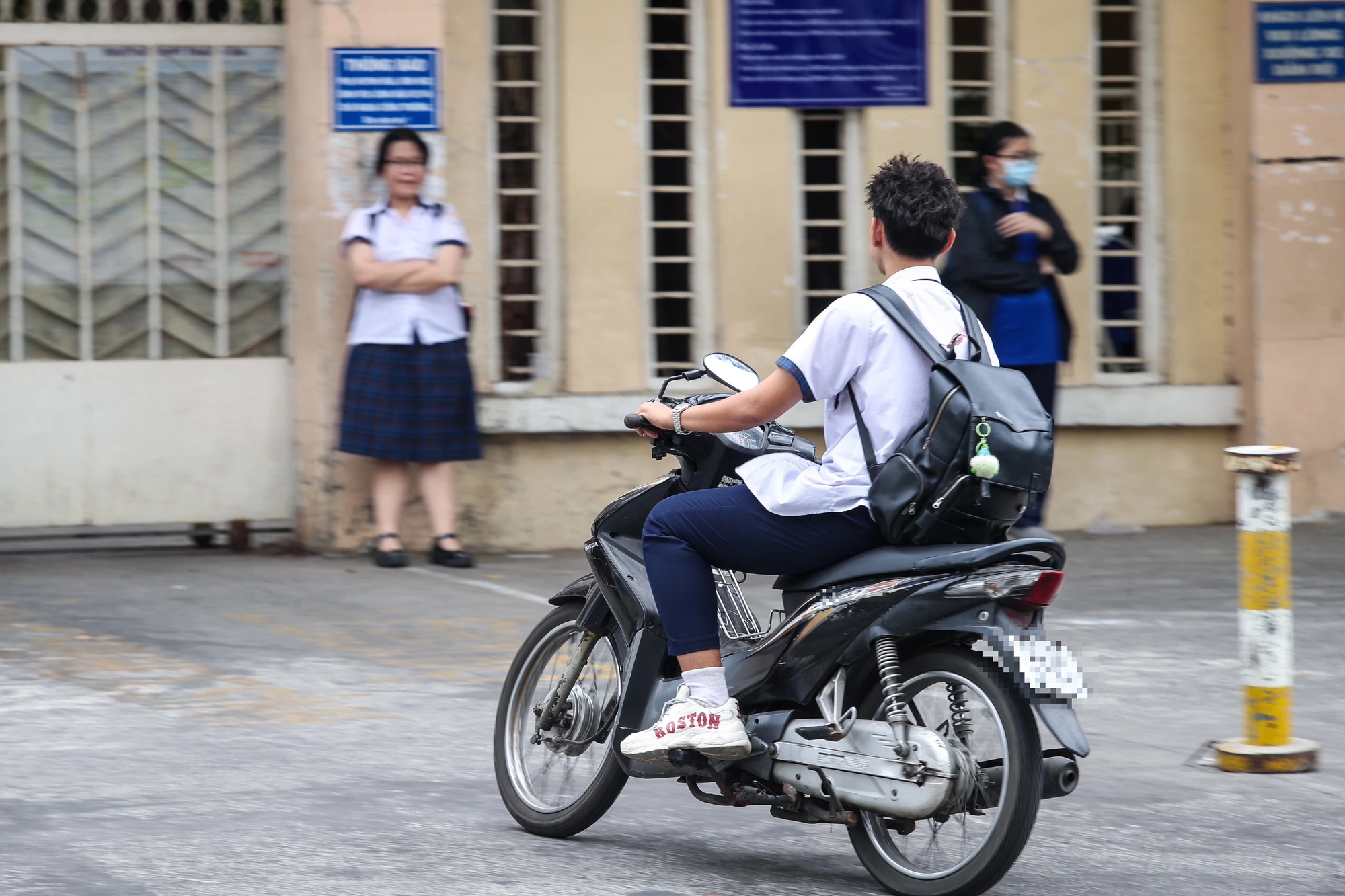 Tràn ngập học sinh lái xe máy trên 50 phân khối ở TP.HCM- Ảnh 5.
