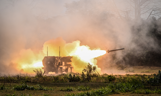 US HIMARS rocket launchers fire during a joint exercise in Indonesia in September 2023. Photo: AFP