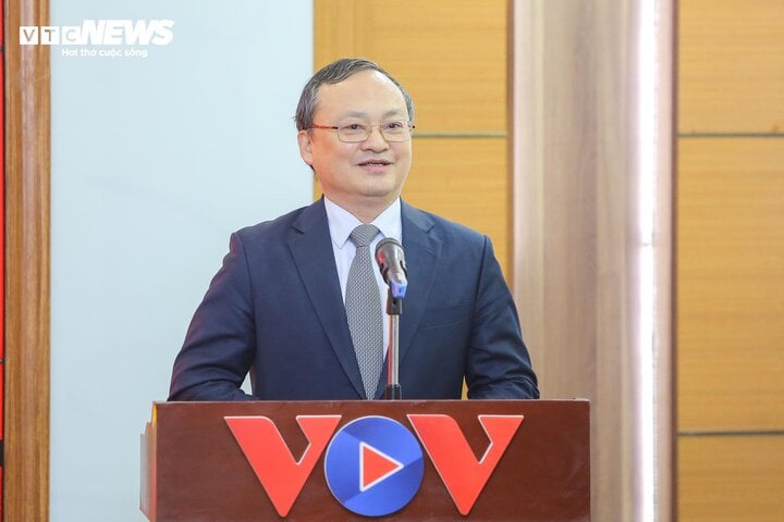 Tổng Giám đốc VOV Đỗ Tiến Sỹ phát biểu tại buổi gặp mặt.