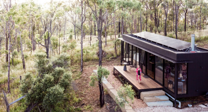 Ein weiteres abgeschlossenes Apartment, das gebaut wurde, um dem Trend gerecht zu werden, in die Natur einzutauchen und sich vom Internet abzukoppeln, im australischen Queensland. Foto: Traveller