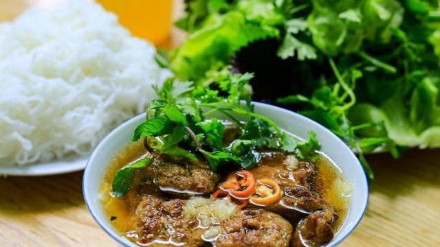 Bun Cha Hanoi - Famous dish of Hanoi