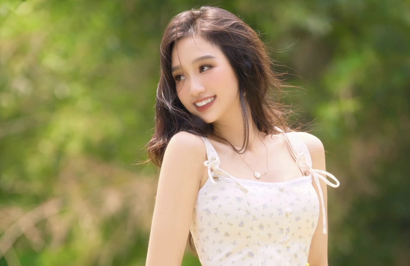 The everyday beauty of the 19-year-old female student crowned Miss Vietnamese Student