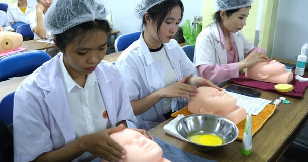 Vì sao ngành chăm sóc sắc đẹp thu hút học sinh?