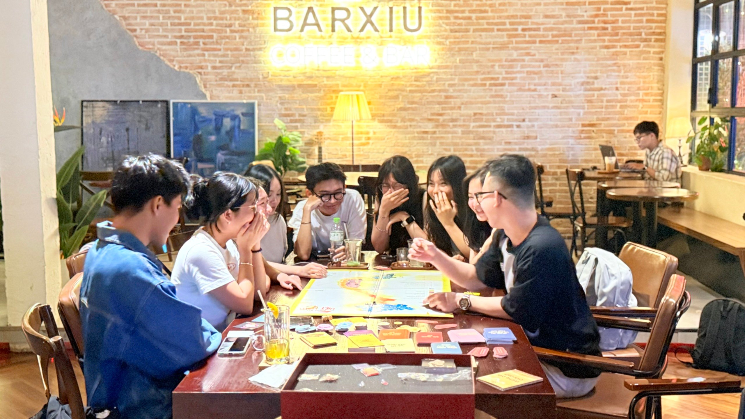 Sinh viên sáng tạo board game về văn hóa Việt Nam, một sản phẩm du lịch- Ảnh 2.