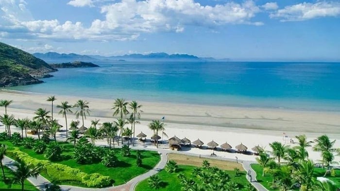 10 อันดับชายหาดที่สวยที่สุดในเอเชีย "ชื่อ" หมีเค และ อันบัง