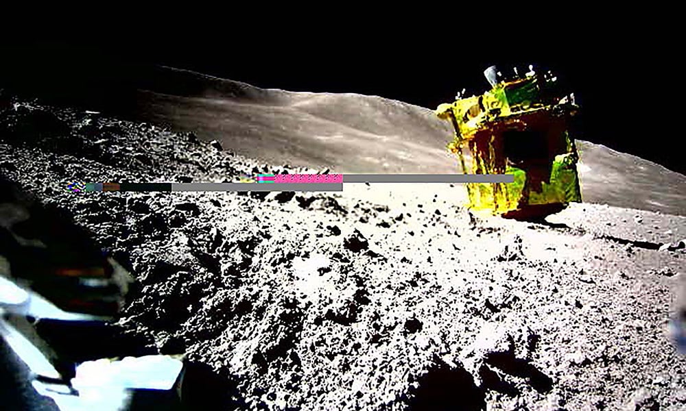 El módulo lunar japonés despierta después de dos semanas