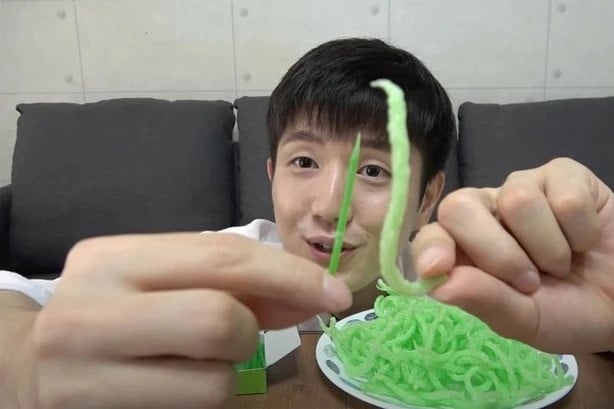 เกาหลีใต้เตือนประชาชนให้เลิกกินไม้จิ้มฟันทอด