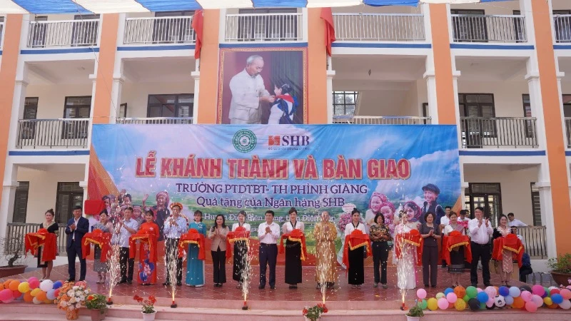 Inauguration of two classrooms worth 12.5 billion VND in Dien Bien province donated by SHB