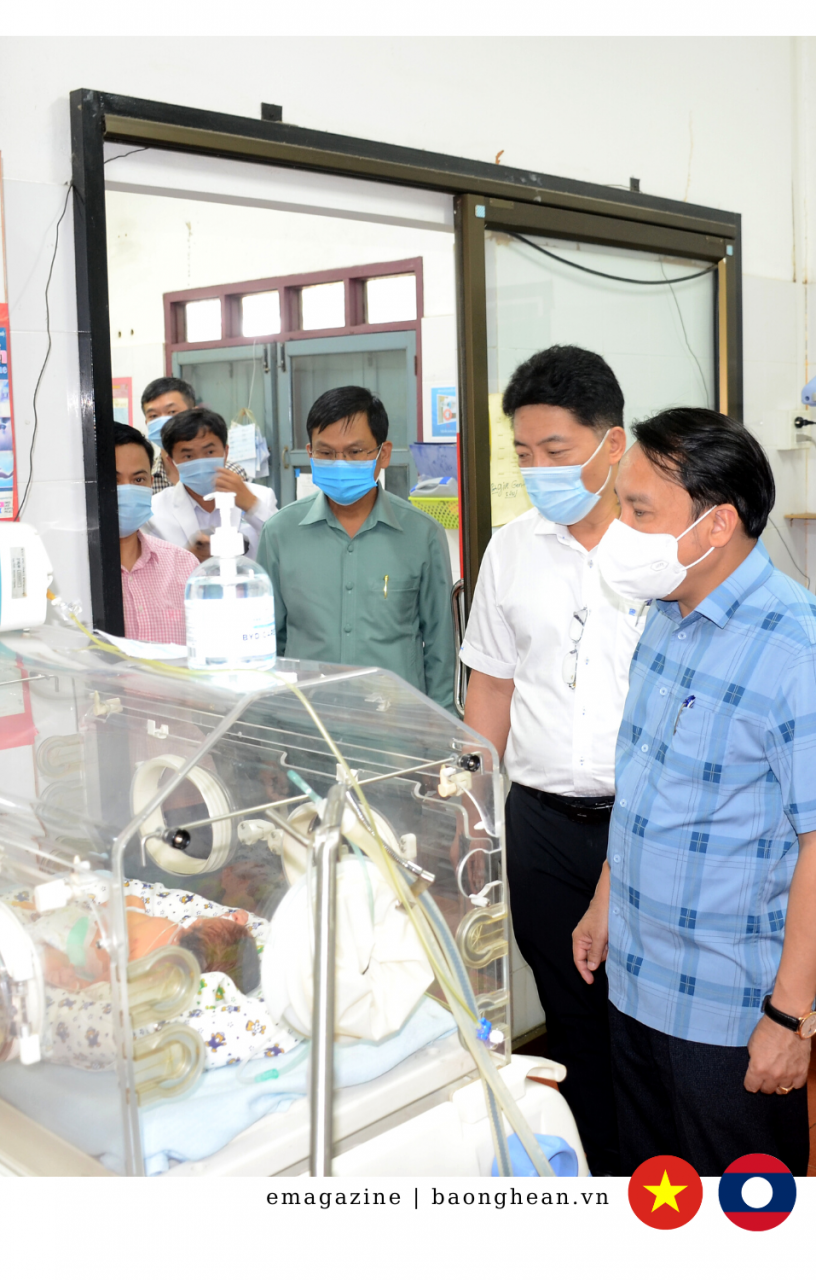 Nghe An health sector delegation visited and worked with Xieng Khouang General Hospital.