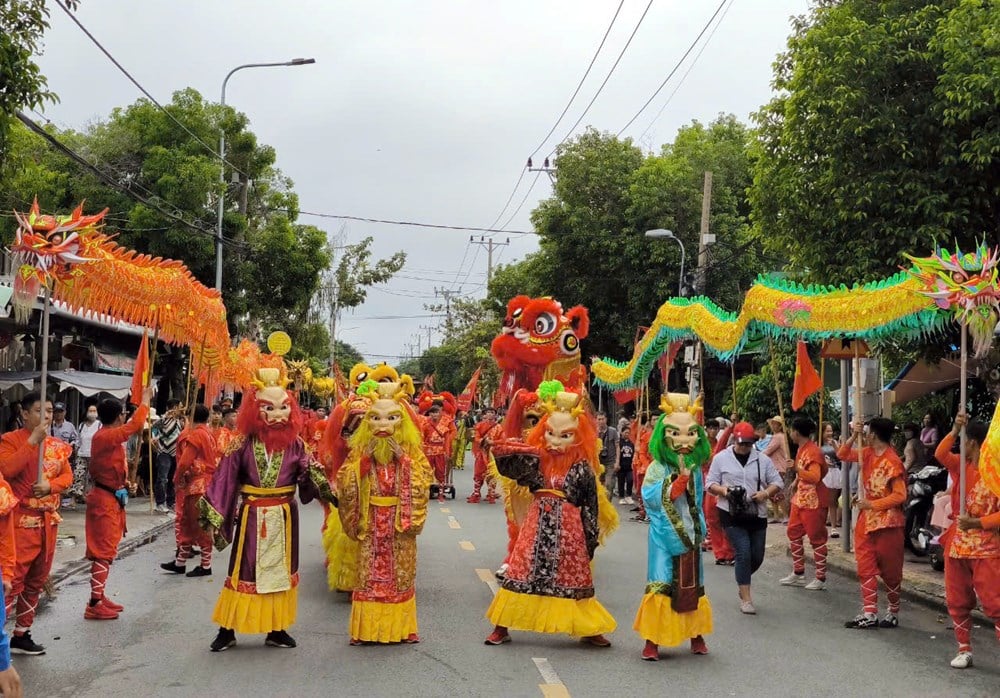 沿岸漁師が天候良好を祈願する伝統的な祭り - 写真 4