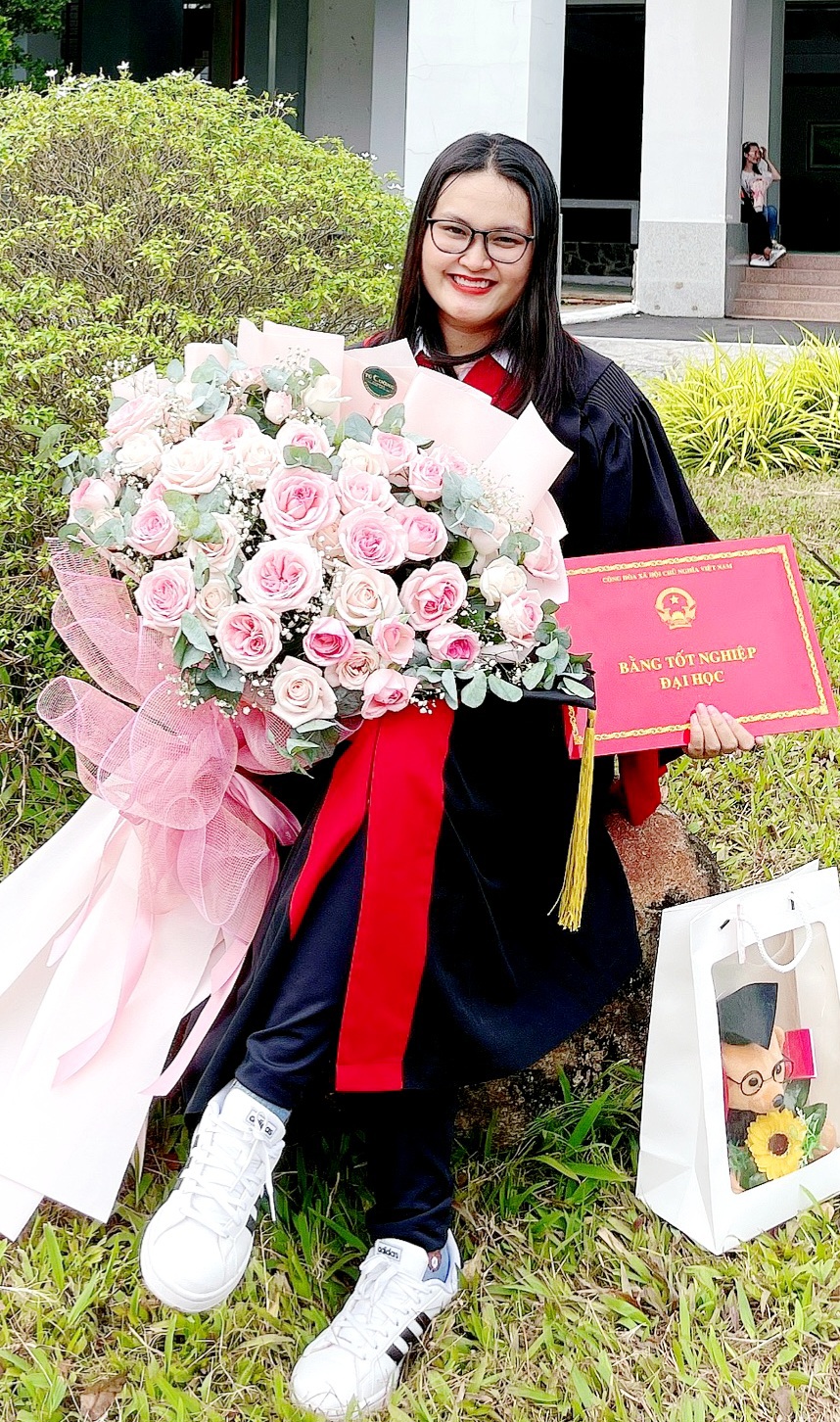 Pham Xuan Nghi a Diplômé d'université et se porter volontaire pour rejoindre l'armée afin de protéger la Patrie. Photographie de Xuan Luong