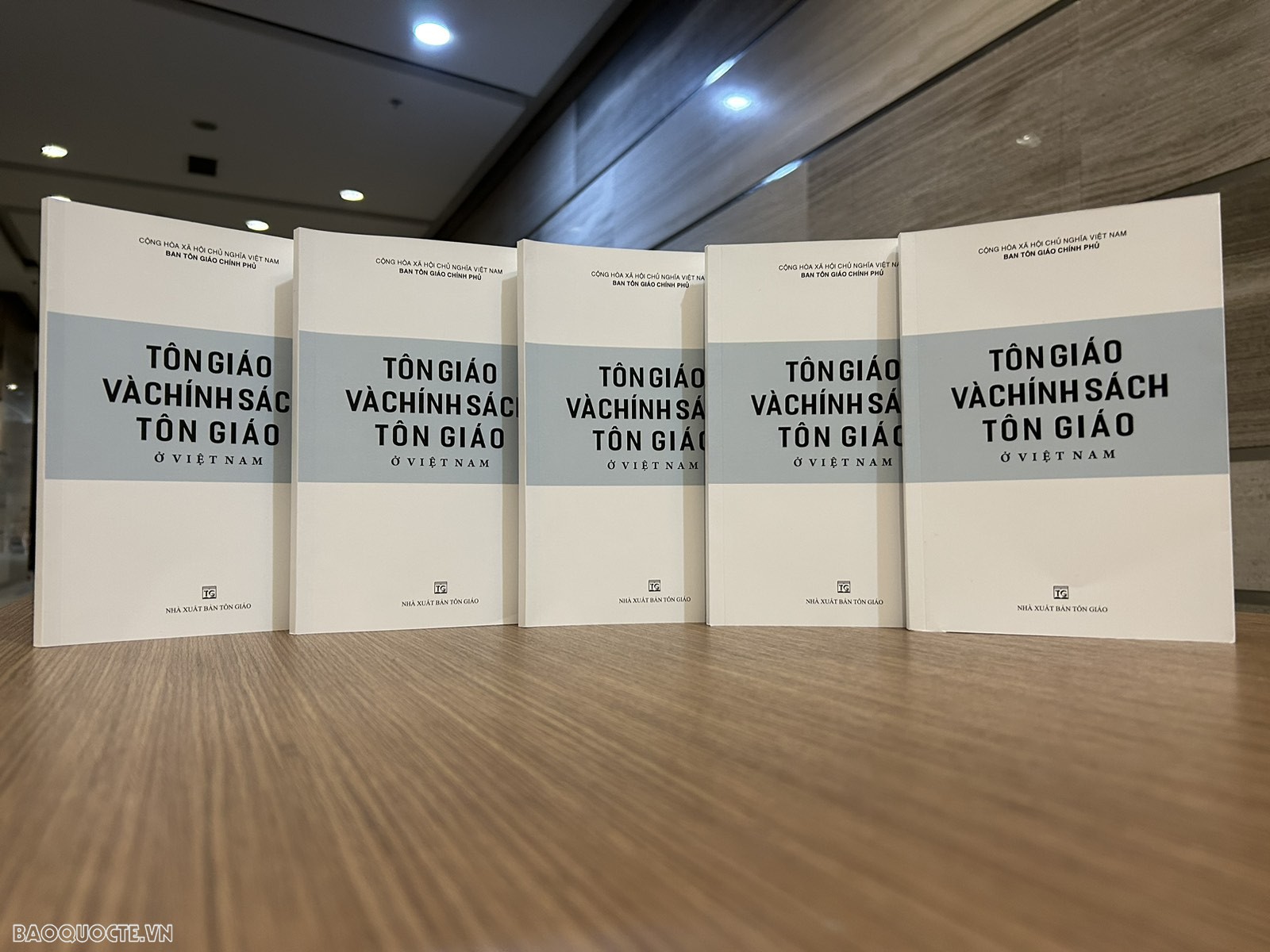 Sách trắng 'Tôn giáo và chính sách tôn giáo ở Việt Nam'. (Ảnh: Vinh Hà)