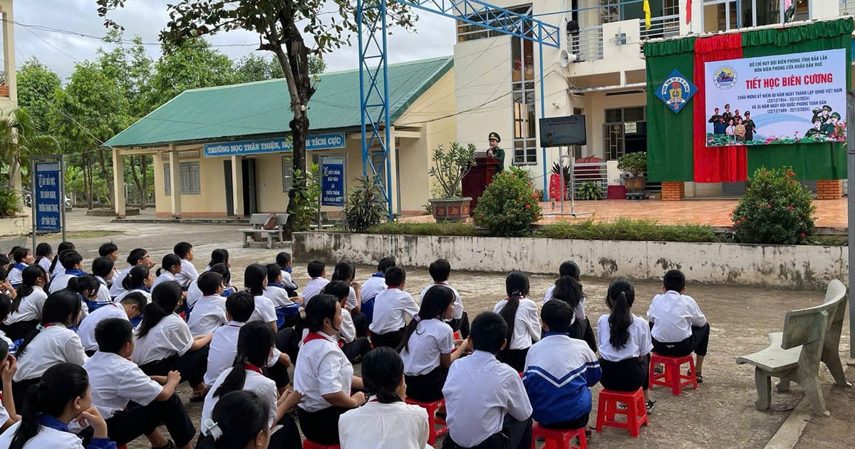 La Guardia Fronteriza de Dak Lak organiza numerosas actividades para celebrar el día de la fundación del Ejército Popular de Vietnam