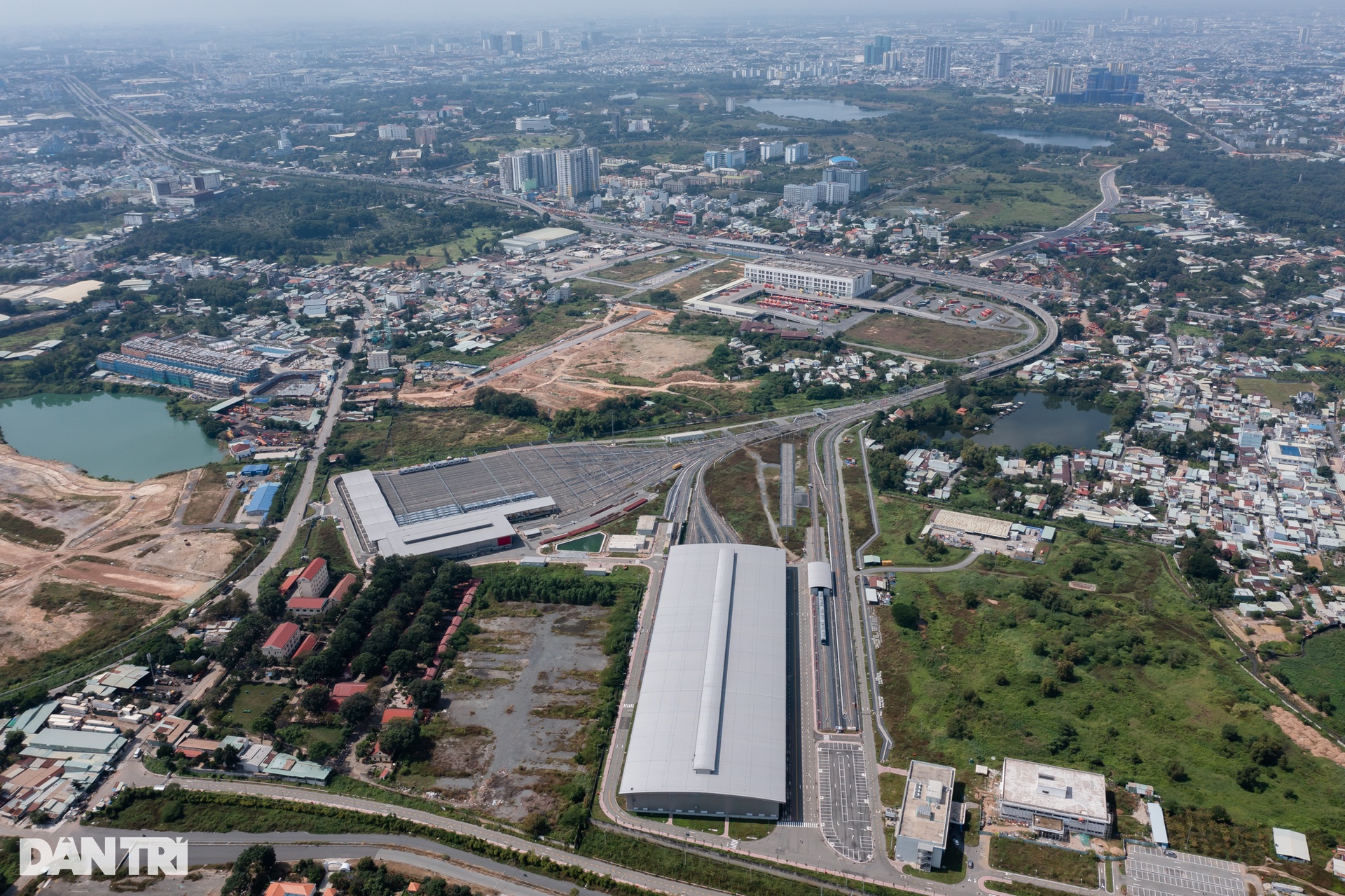 Diện mạo tuyến metro đầu tiên của TPHCM trước ngày vận hành - 2