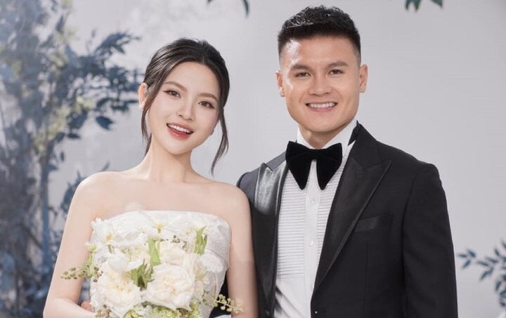 Quang Hai y Thanh Huyen celebraron una lujosa ceremonia de boda en la tarde del 6 de abril.