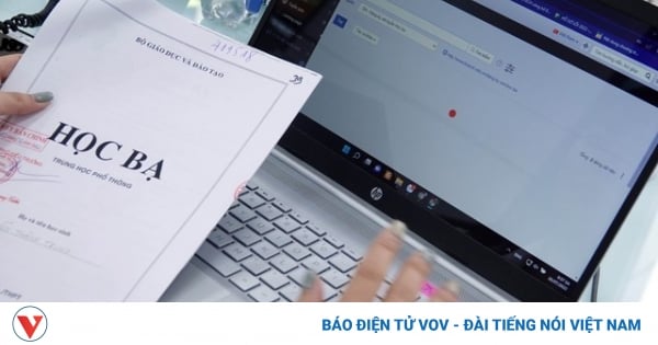 La admisión a la universidad basada en transcripciones debe utilizar las puntuaciones de todo el 12.º grado.