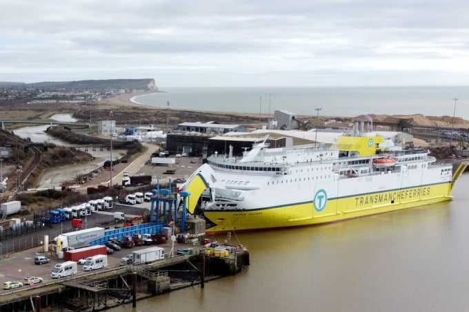 Die Fähre Seven Sisters am Fährterminal von Newhaven, nachdem am 16. Februar Migranten auf der Ladefläche eines Lastwagens gefunden wurden. Foto: PA