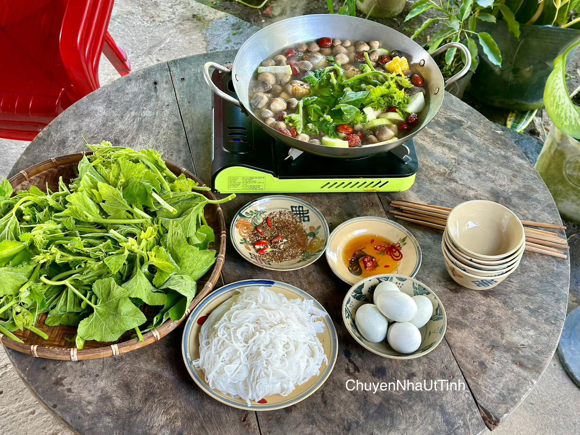 Món lẩu hột vị lộn ăn vừa ngon vừa bổ - Ảnh: Chuyện nhà Út Tình