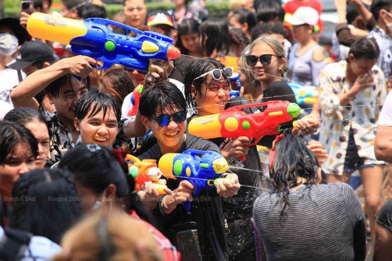 songkran thai lan.jpg