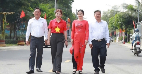 Inauguration of the national flag street on the 8-lane road in Binh Duong