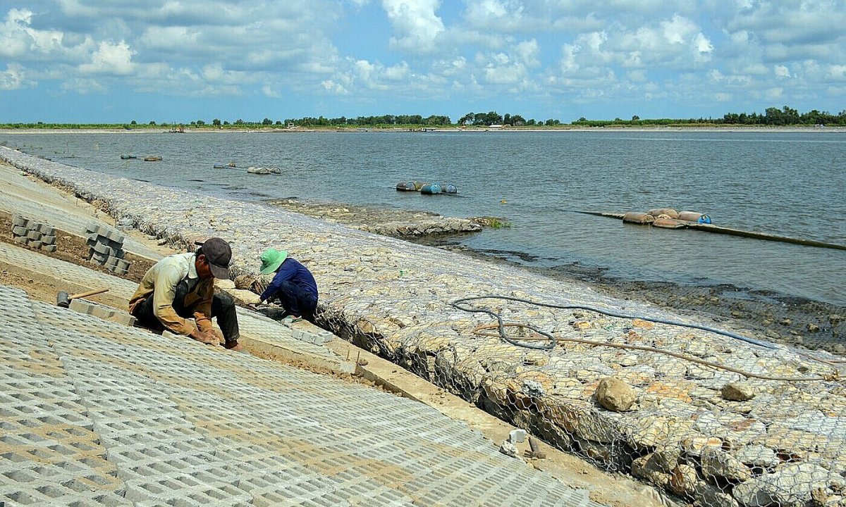 Ca Mau's largest freshwater lake to be completed in May