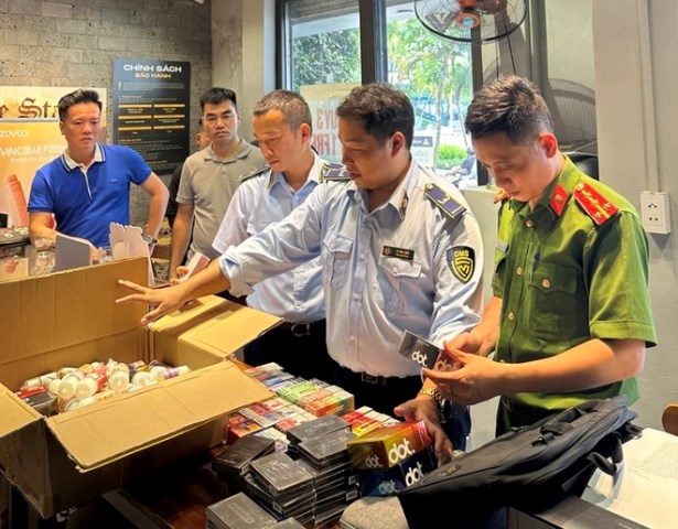 October 2024, Hanoi Department of Information and Communications issued a fine of nearly 60 million VND for anti-smuggling and anti-commercial fraud, image 1