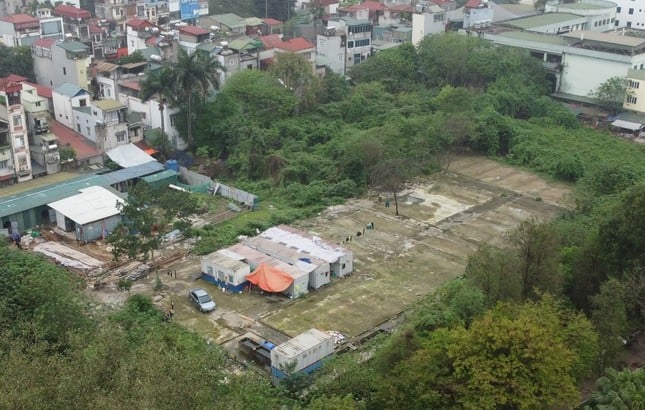 Primer plano del proyecto de estacionamiento subterráneo en el parque Thong Nhat, suspendido por más de 10 años, foto 3